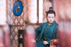 开云官网-当NBA季后赛的硝烟升起，格列兹曼在绿茵场书写巨星定义