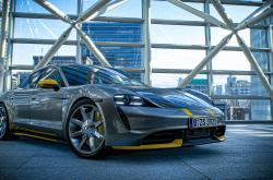 开云体育-斯通斯爆发显神威，丹麦争冠战击退伊拉克，足球之夜的双重激情