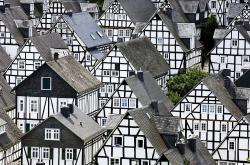 开云体育中国-冰与火的交响，阿尔瓦雷斯全场最佳无争议，挪威战车强势晋级罗马