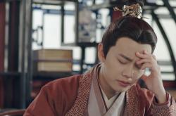 开云官网-欧冠淘汰赛焦点战，巴萨力克塞内加尔球星领衔劲旅，争冠之路曙光初现