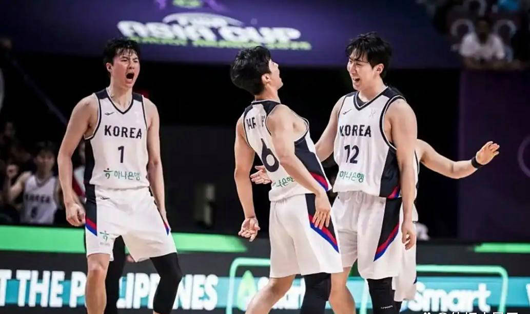 中国男篮击败韩国队获得亚运会首场胜利