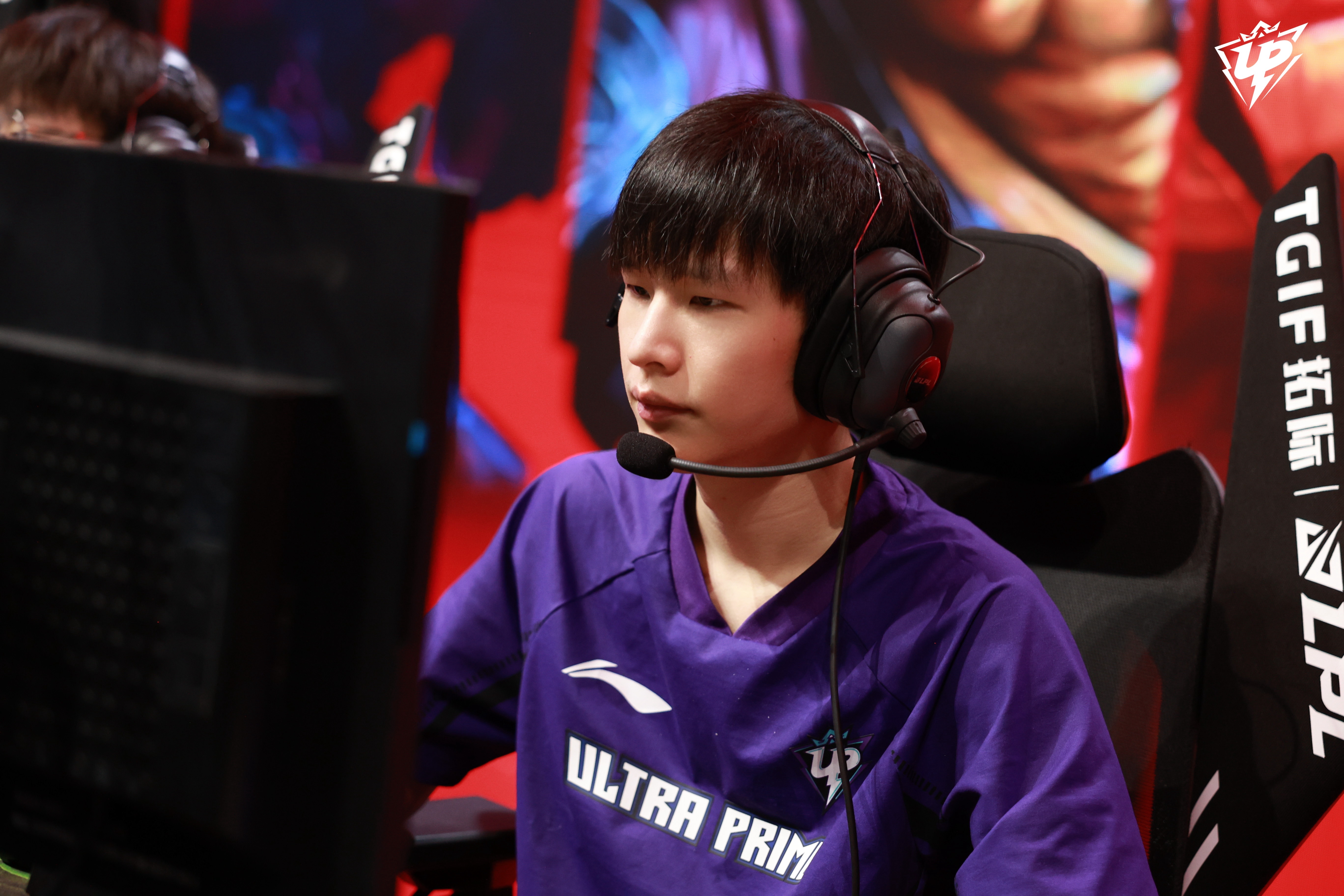 英雄联盟球员突破自我，表现堪称完美