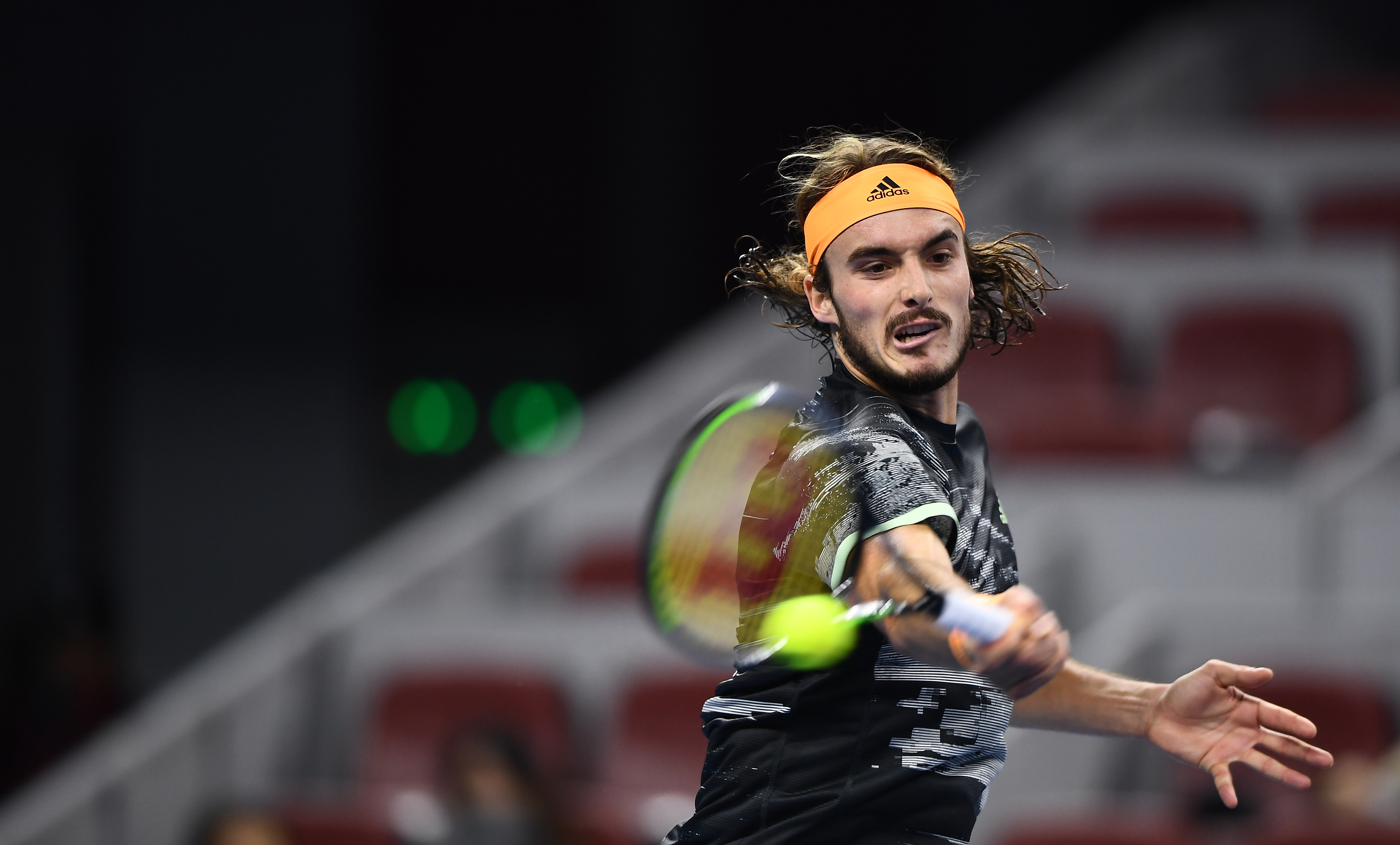 世界网球队横扫意大利网球队，西西帕斯打破历史纪录