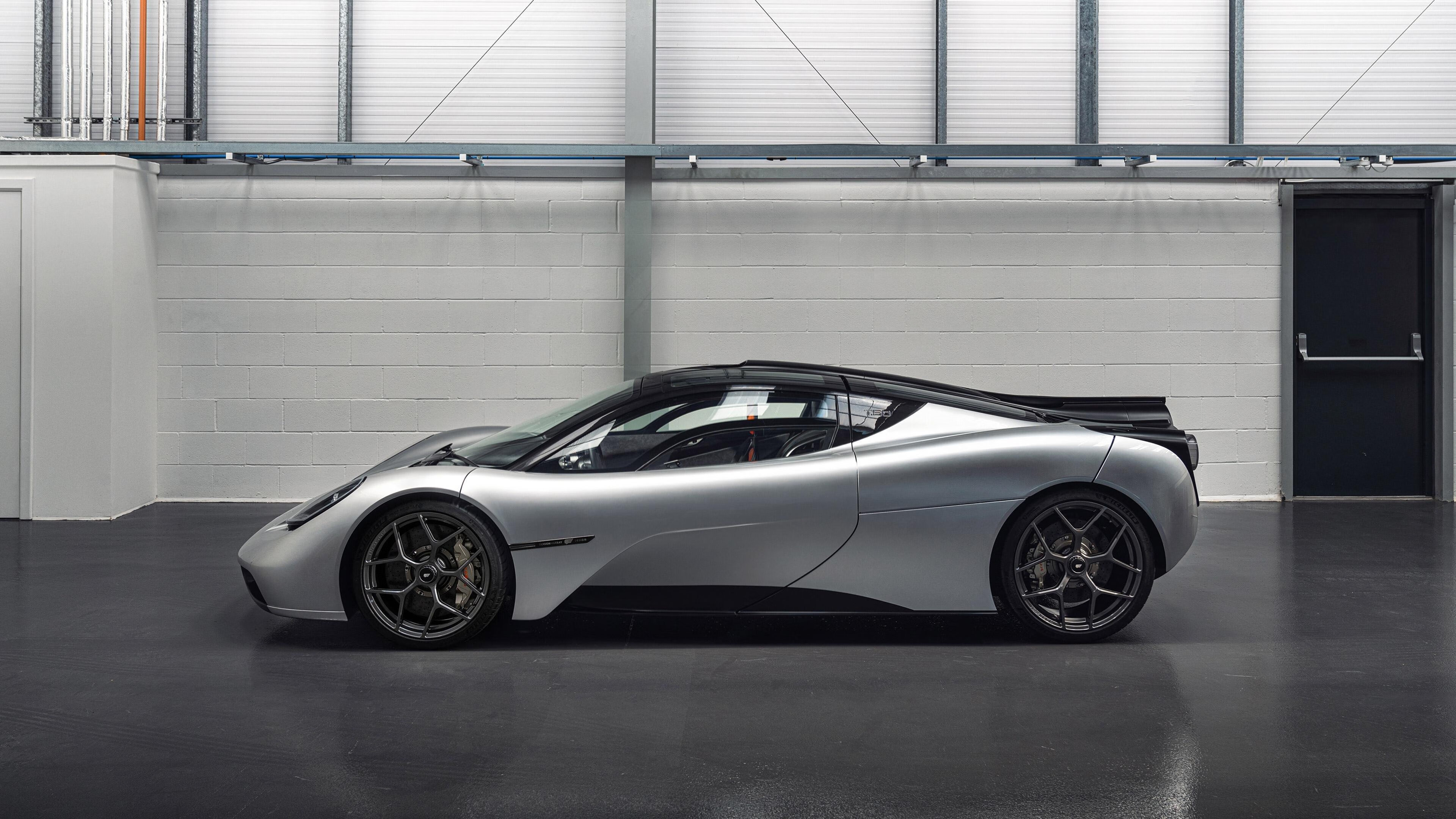 字母哥狂砍62分破纪录，公牛团队篮球终结雄鹿连胜